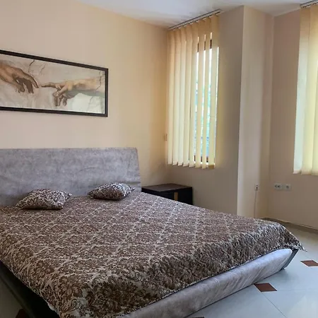 студио 2 * 布尔加斯