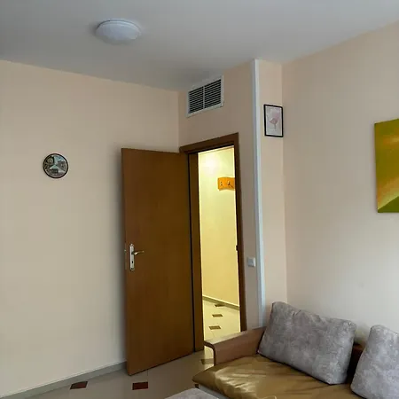 студио 2 Apartment