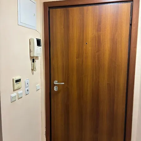 студио 2 Apartment *