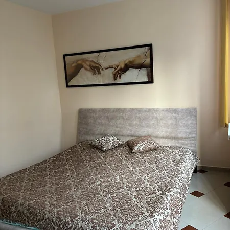 студио 2 Apartment